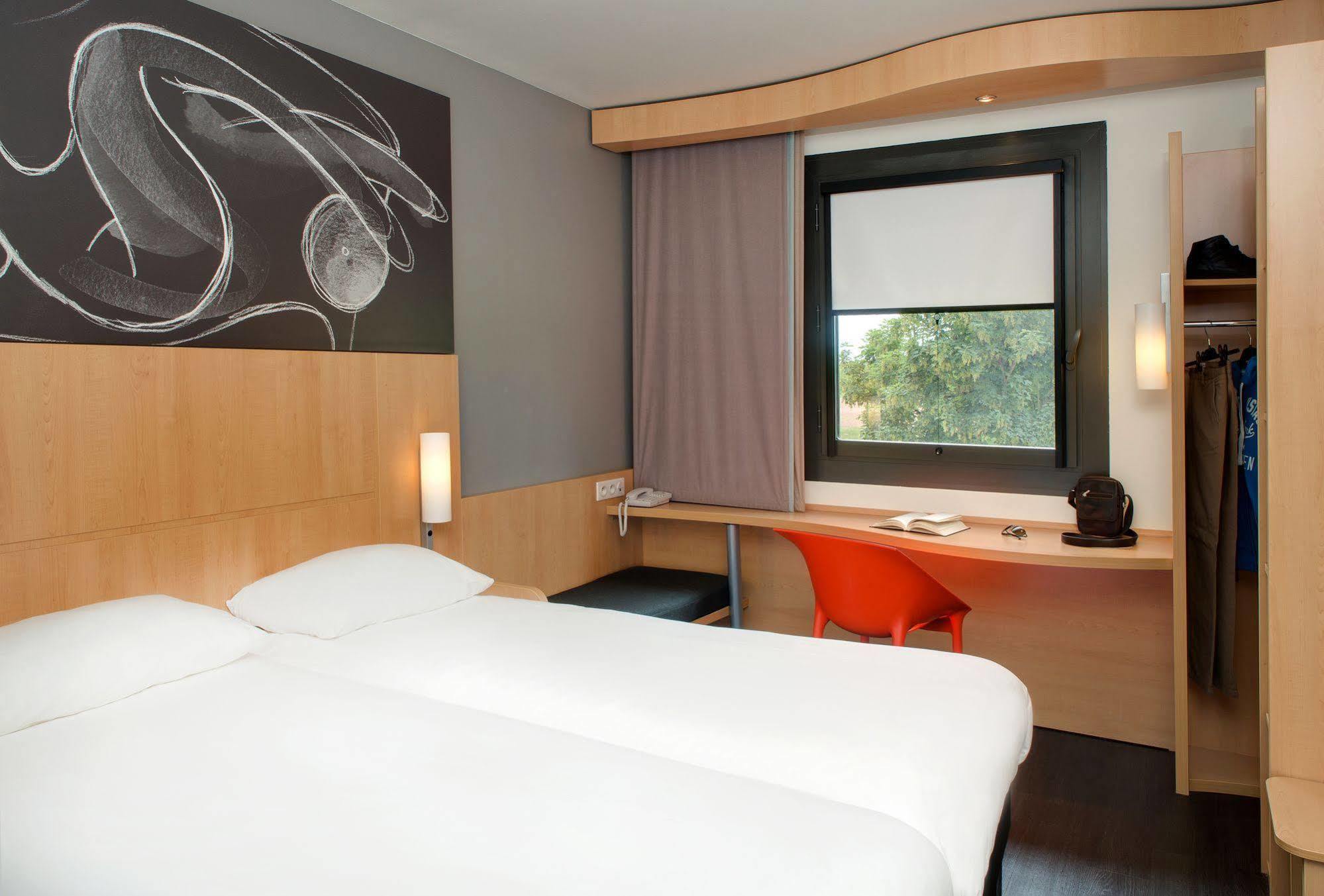 Ibis Montceau Les Mines Hotel Luaran gambar